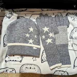 Steve Madden Beanie Hat & Glove Bundle